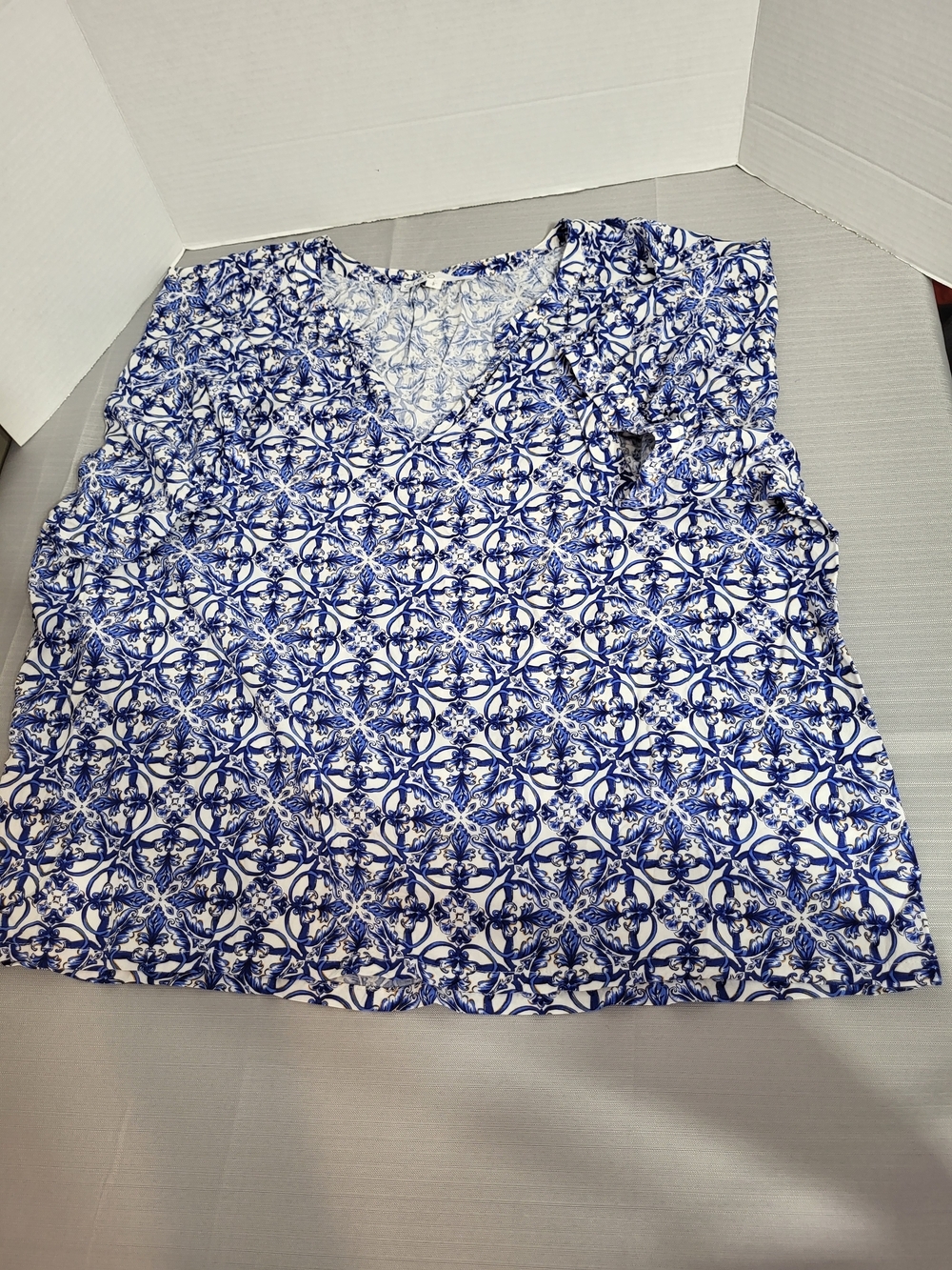 cleo Blue & White Printed V-Neck Tunic - Picture 4 of 6